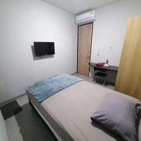 Oyo Life 92770 Cozy Puri 22 Hotel Jakarta Exterior photo