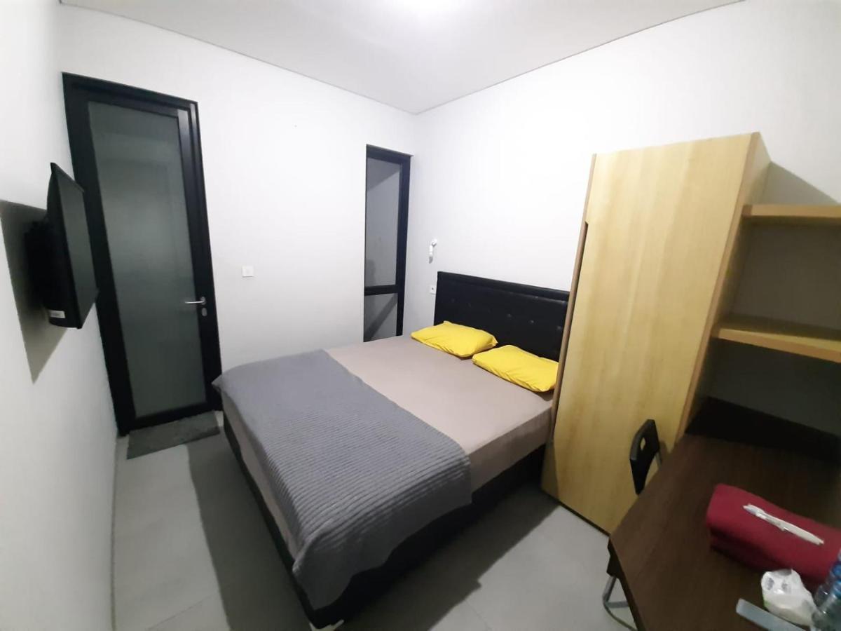 Oyo Life 92770 Cozy Puri 22 Hotel Jakarta Exterior photo