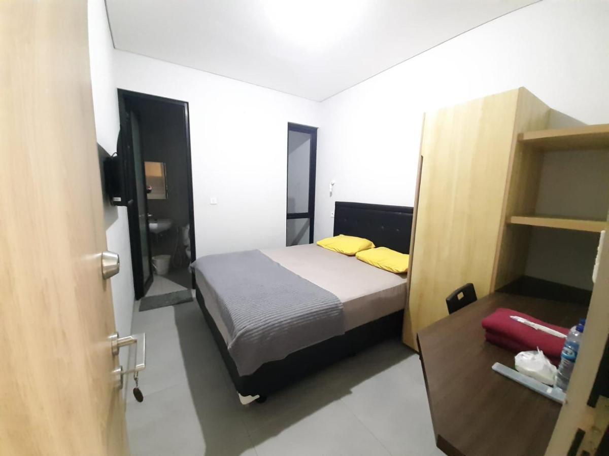 Oyo Life 92770 Cozy Puri 22 Hotel Jakarta Exterior photo