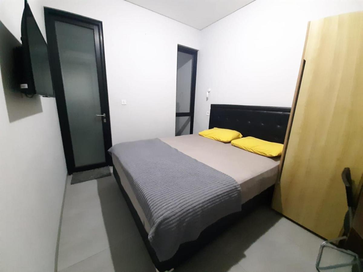 Oyo Life 92770 Cozy Puri 22 Hotel Jakarta Exterior photo